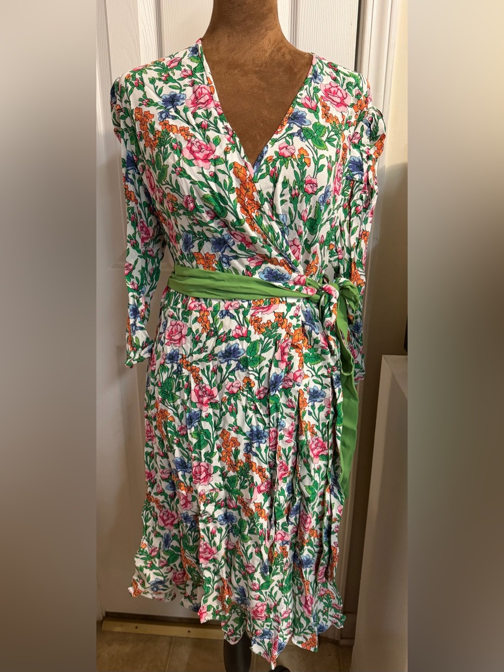 DVF “Charlene” Floral Wrap Dress in Vintage Floral Ivory Size 12